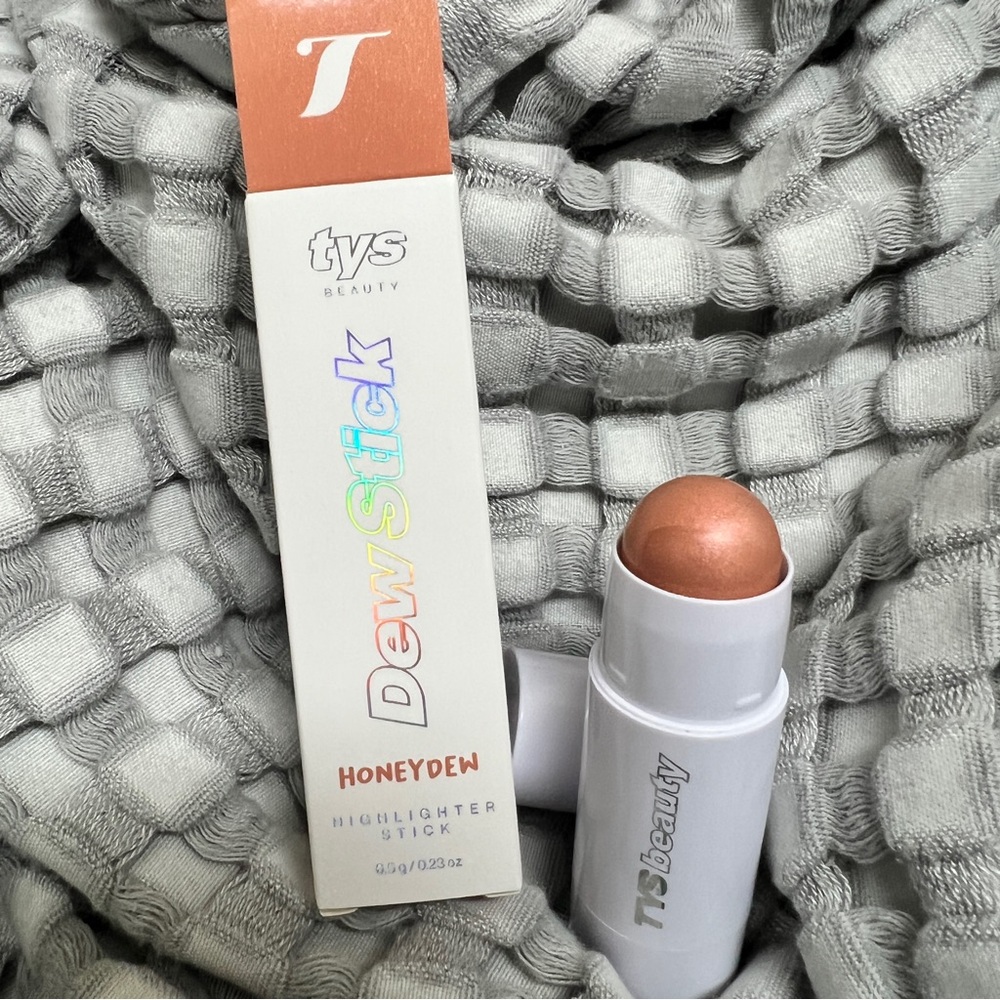 NEW! Dew Stick Highlighter - Honeydew
